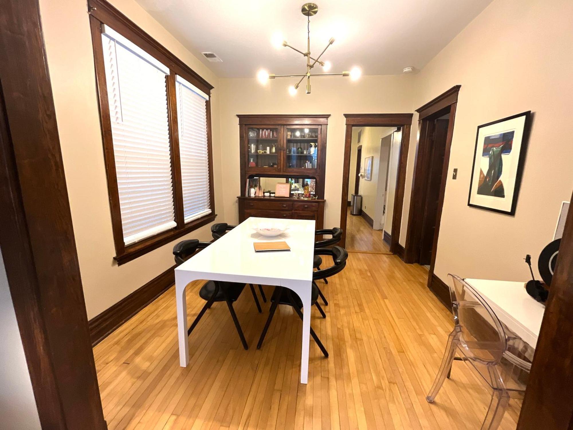 Irving Park/avondale Updated Vintage Unit 2-flat Apartment Chicago